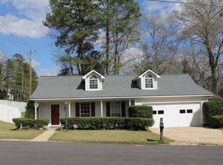 50 N Oakwood Ln, Columbus, MS 39705