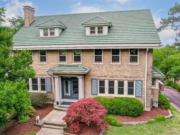 718 Clinton Springs Ave, Cincinnati, OH 45229