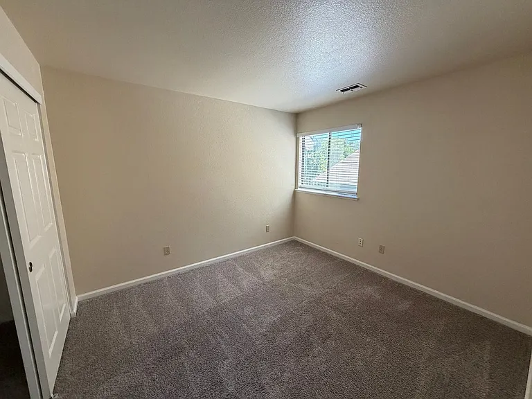 8801 Mohamed Cir — Photo 19