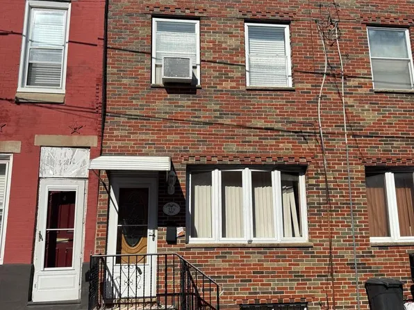 319 Mercy St, Philadelphia, PA 19148