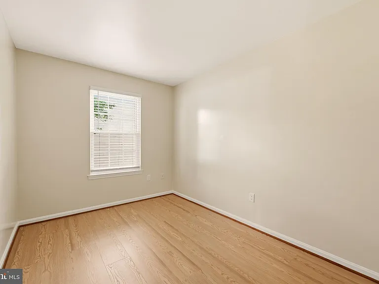 2505 McVeary Ct #11D — Photo 19