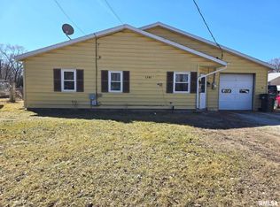 1301 Fenley St, Pekin, IL