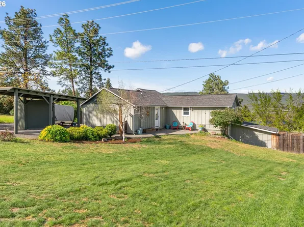 410 E 15th Pl, The Dalles, OR 97058