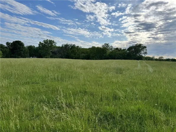 15110 S Miller Rd, Lone Jack, MO 64070