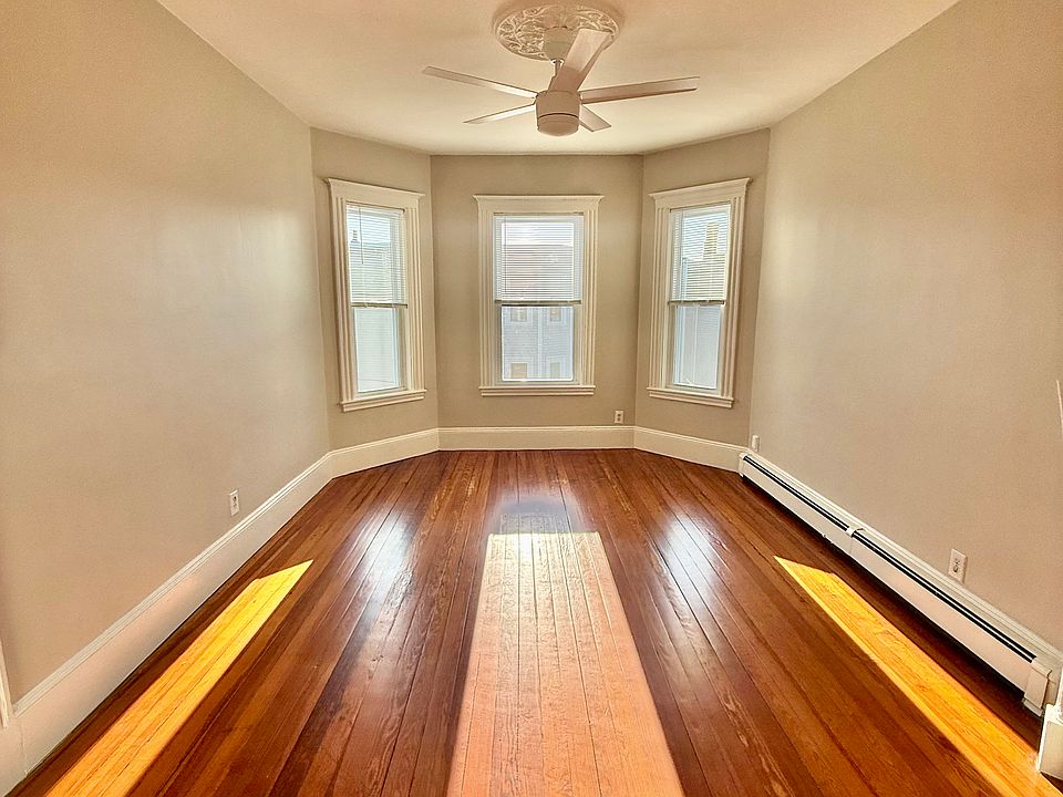1st image of 16 Raven St Floor 3