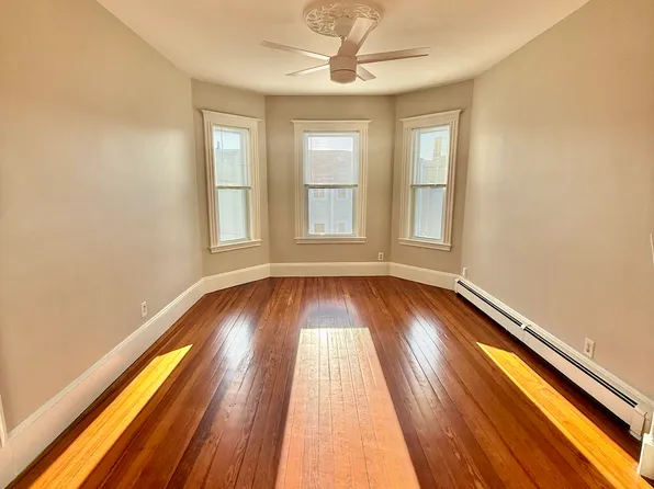 16 Raven St Floor 3, Dorchester, MA 02125