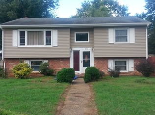 916 Dogwood Cir, Waynesboro, VA 22980