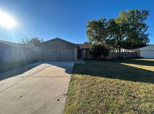 625 Edwards Dr, Saginaw, TX 76179