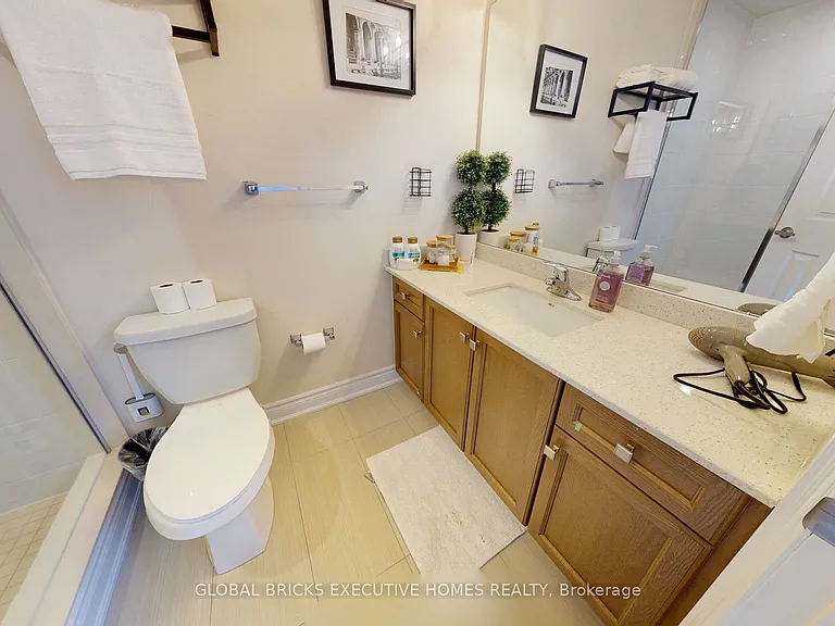 1124 Baltic Ln — Photo 10