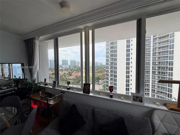 19201 Collins Ave #1126 — Photo 13