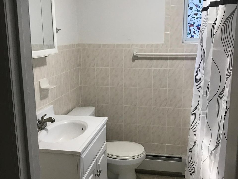 2nd image of 110 Governor Ave