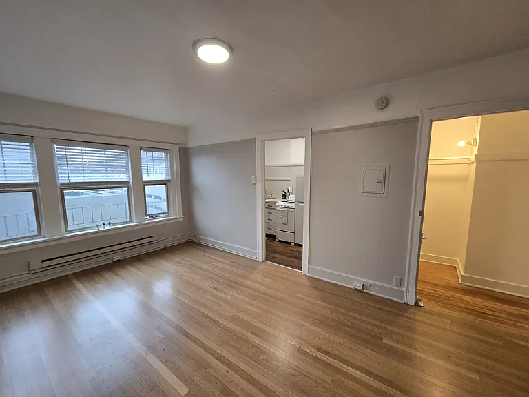 The Castle Apartments — Photo 21