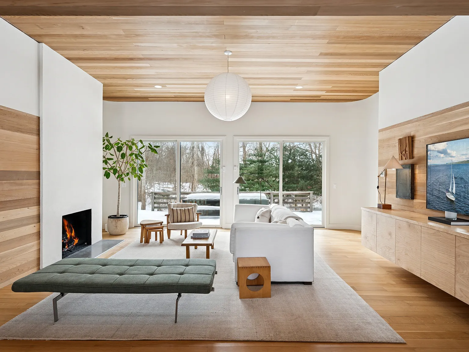 Architectural Modern Retreat in Amagansett — Photo 2