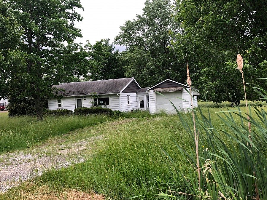 1st image of 3062 Lovers Ln