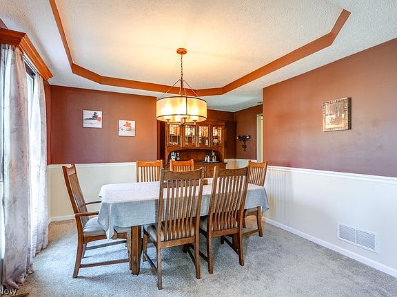 3rd image of 1053 Waldo Way