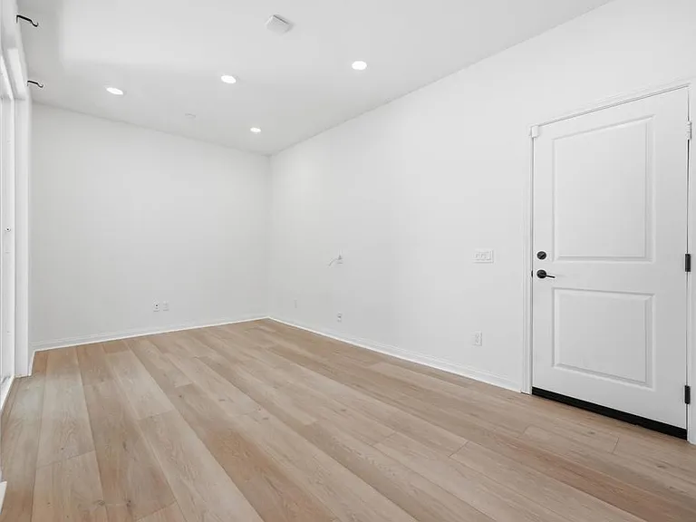 1981 Edison Ct — Photo 23