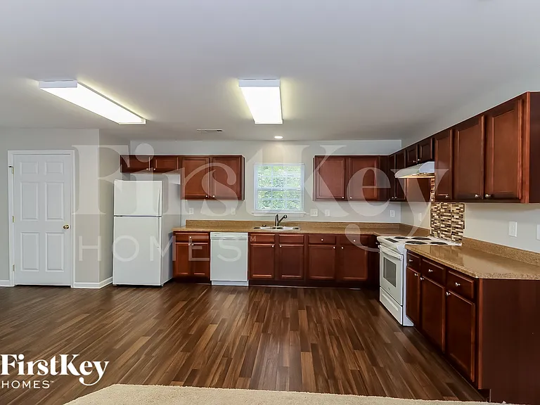 8409 Military Way — Photo 8