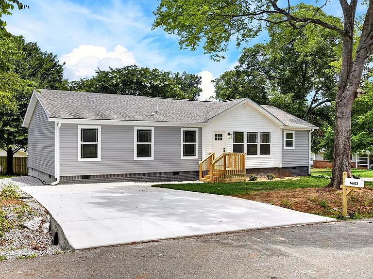 6683 Gary Ln — Photo 1