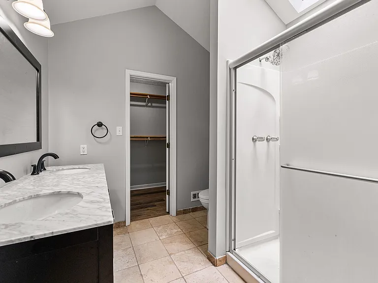135 Firethorn Ln — Photo 15
