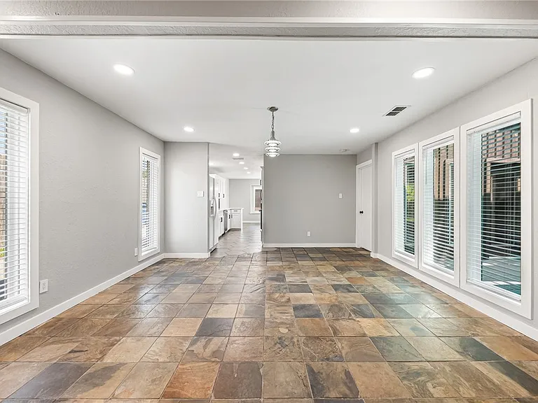 5038 Crestwick — Photo 22