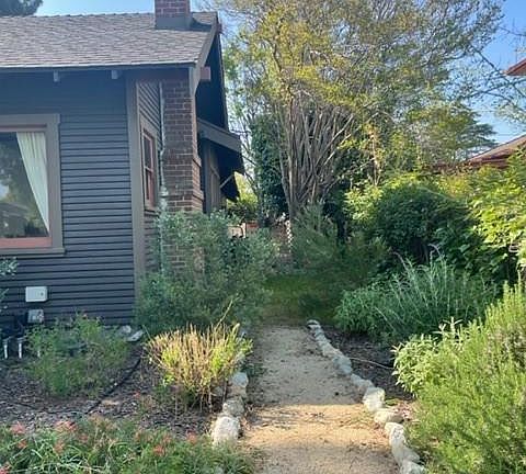 5th image of 242 Lincoln Ave