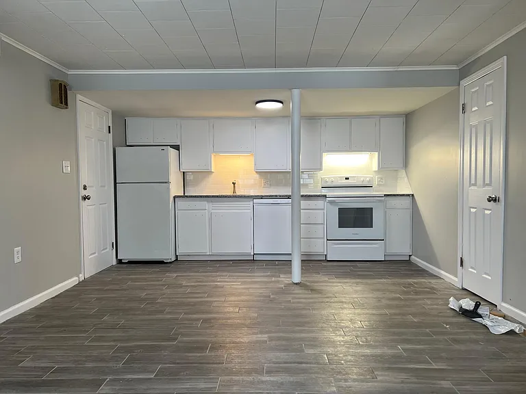 1676 Western Ave #3-E — Photo 5