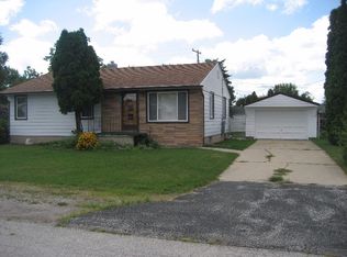 2799 Agnes Dr, Bay City, MI 48708