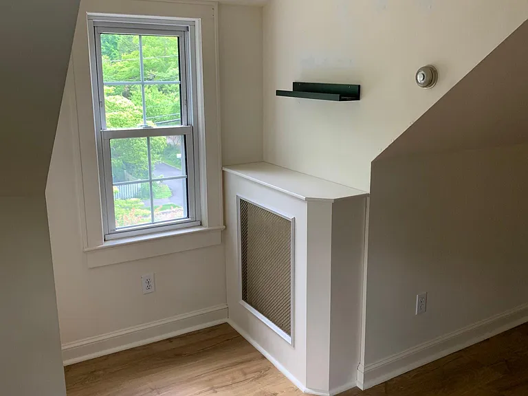 11 Mead Ave — Photo 6
