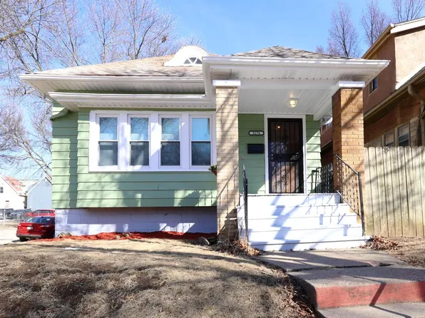 3176 North 30th STREET, Milwaukee, WI 53216