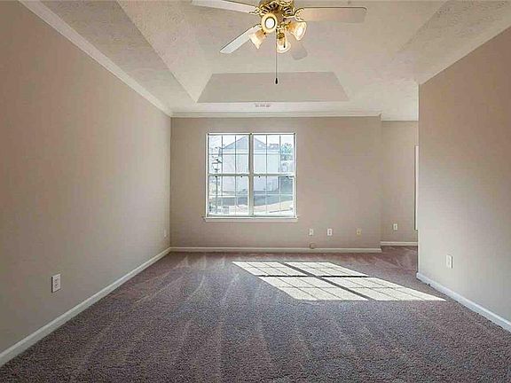 4th image of 5613 Winchester Pl