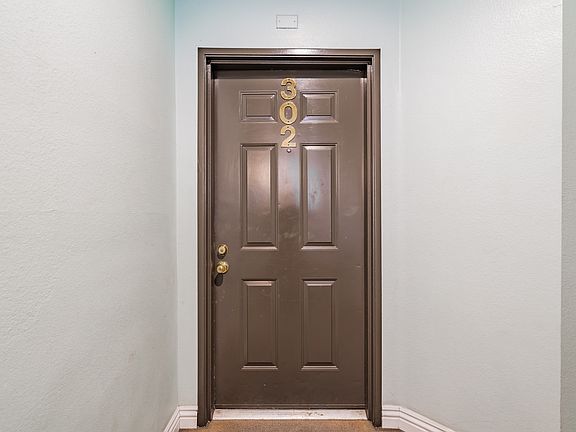 5th image of 640 W 4th St Unit 302