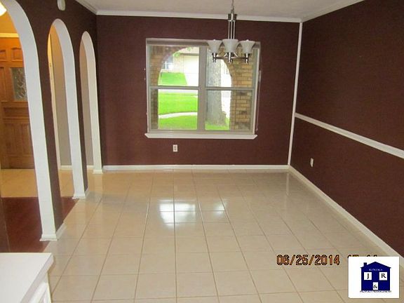 4th image of 423 Carothers St