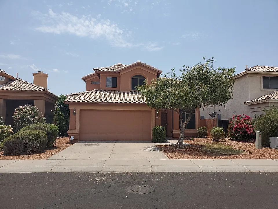 4727 E Goldfinch Gate Ln