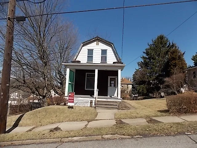 535 Mellon Ave photo 1