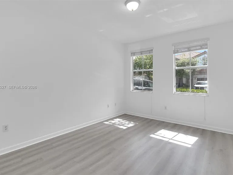 8165 NW 108th Ave — Photo 11