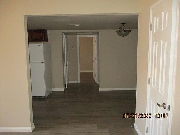 3rd image of 11 River Glen Dr #11