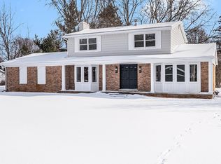 921 Chirco Dr, Oxford, MI 48371