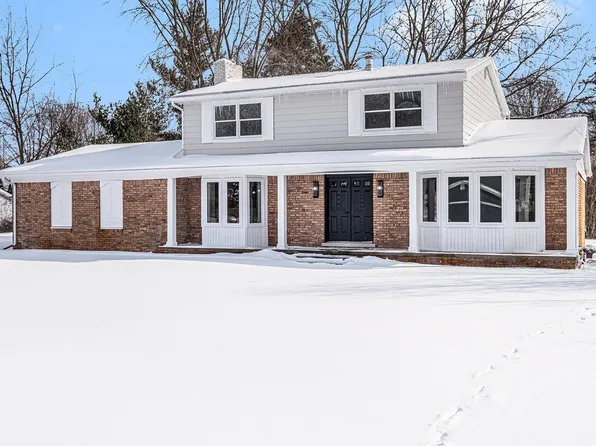 921 Chirco Dr, Oxford, MI 48371