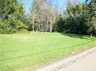 105 Crawford Ln, Pittsburgh, PA 15238