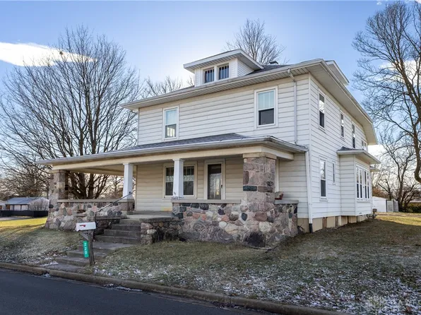 220 W Wenger Rd, Englewood, OH 45322