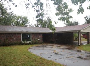 826 E Creek Ave, Sallisaw, OK 74955