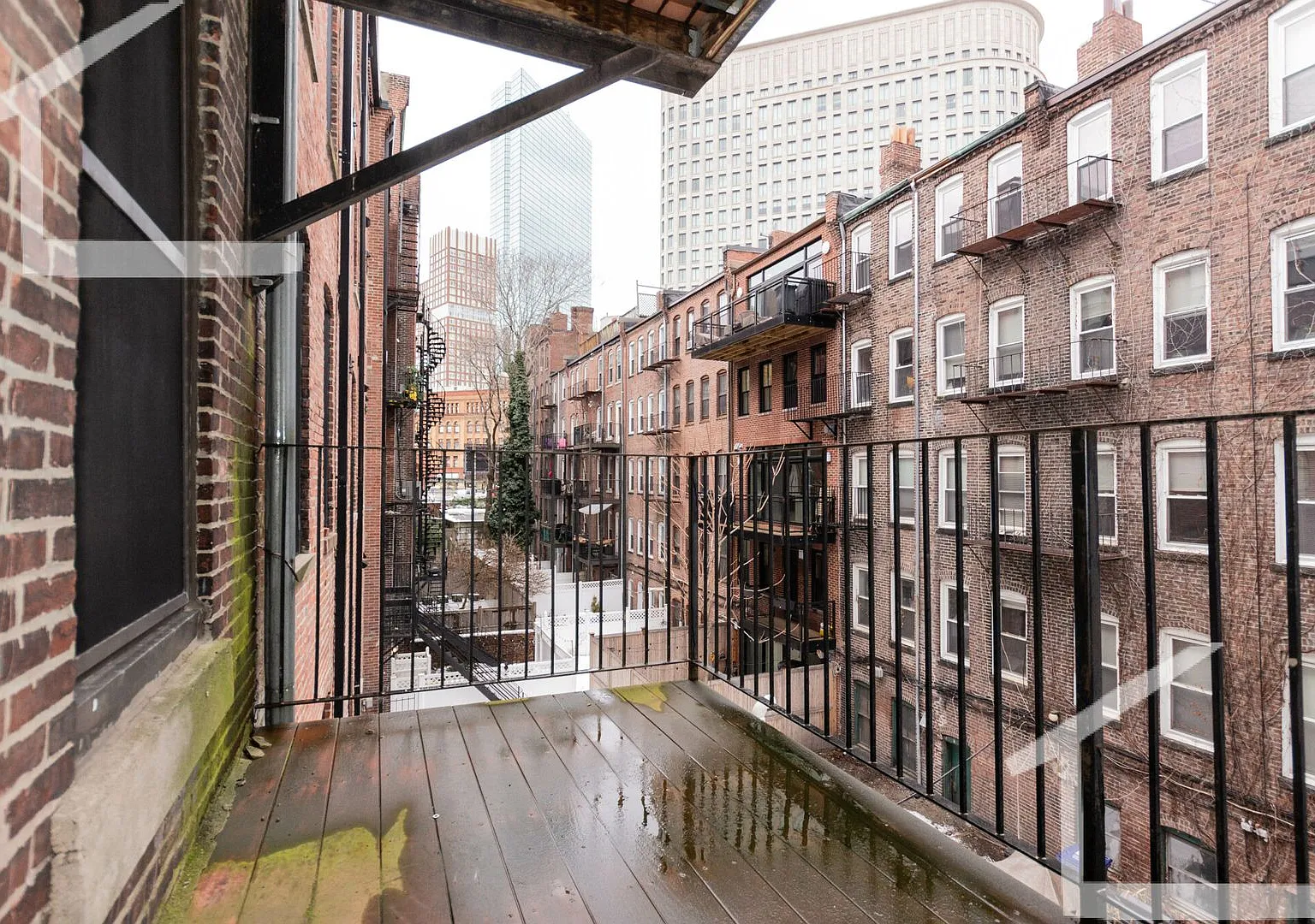 Nice 2 bed in South End — Photo 4