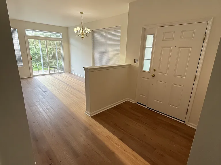 Foyer and dinning area