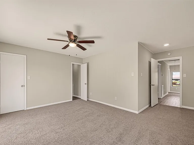 2303 N Cleveland St — Photo 27