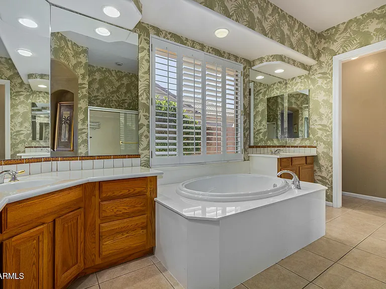 1687 E Carob Dr — Photo 12
