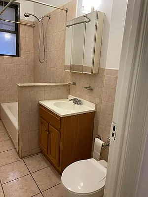 Rented by Chana Ofek, LREB | media 21