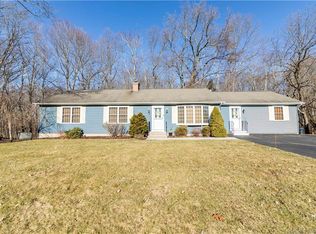 4 Midland Dr, Wallingford, CT 06492