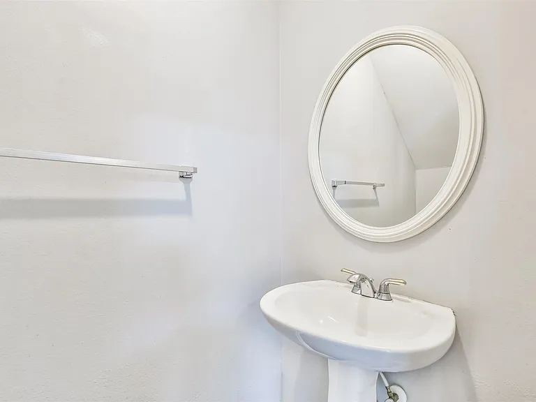 18802 Half Volley Cir — Photo 24