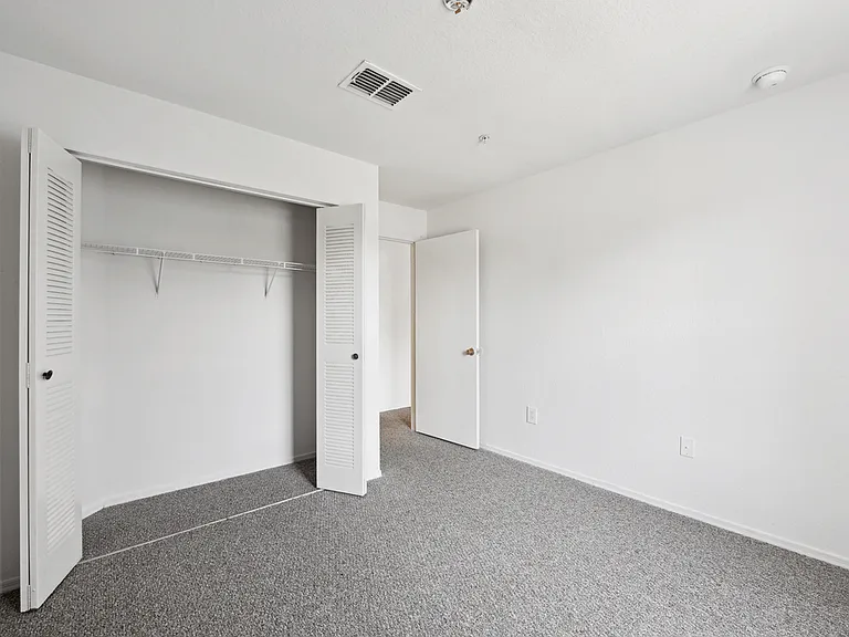 Sand Lake Pointe Apartments — Photo 22