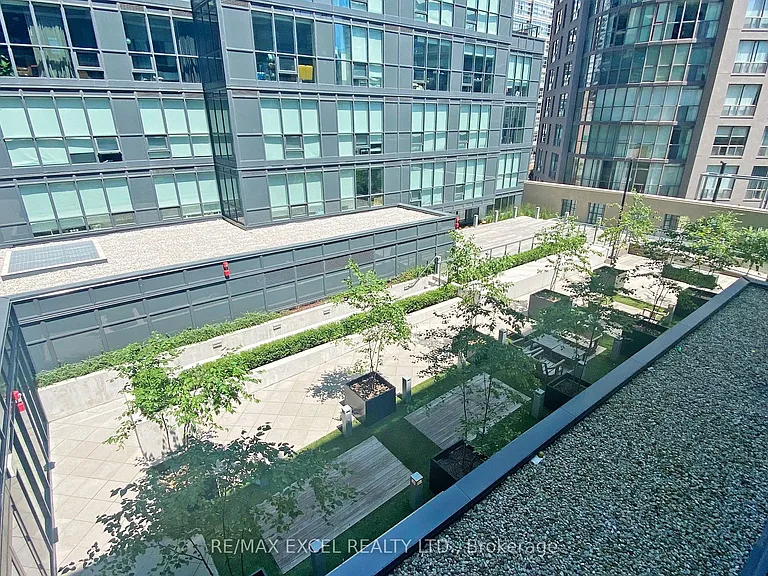 955 Bay St #404 — Photo 20
